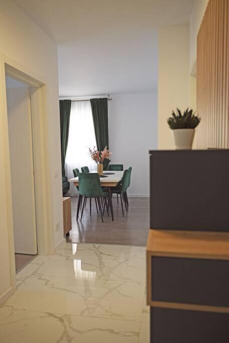 Eliza'S Apartment By Oasis Homes Gran Varadino Esterno foto