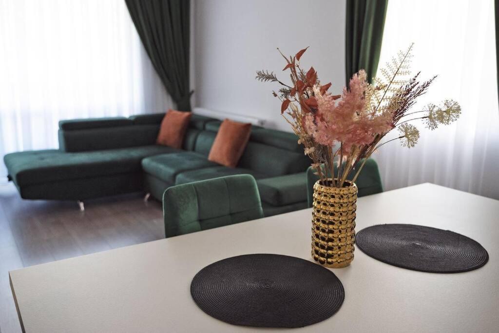 Eliza'S Apartment By Oasis Homes Gran Varadino Esterno foto
